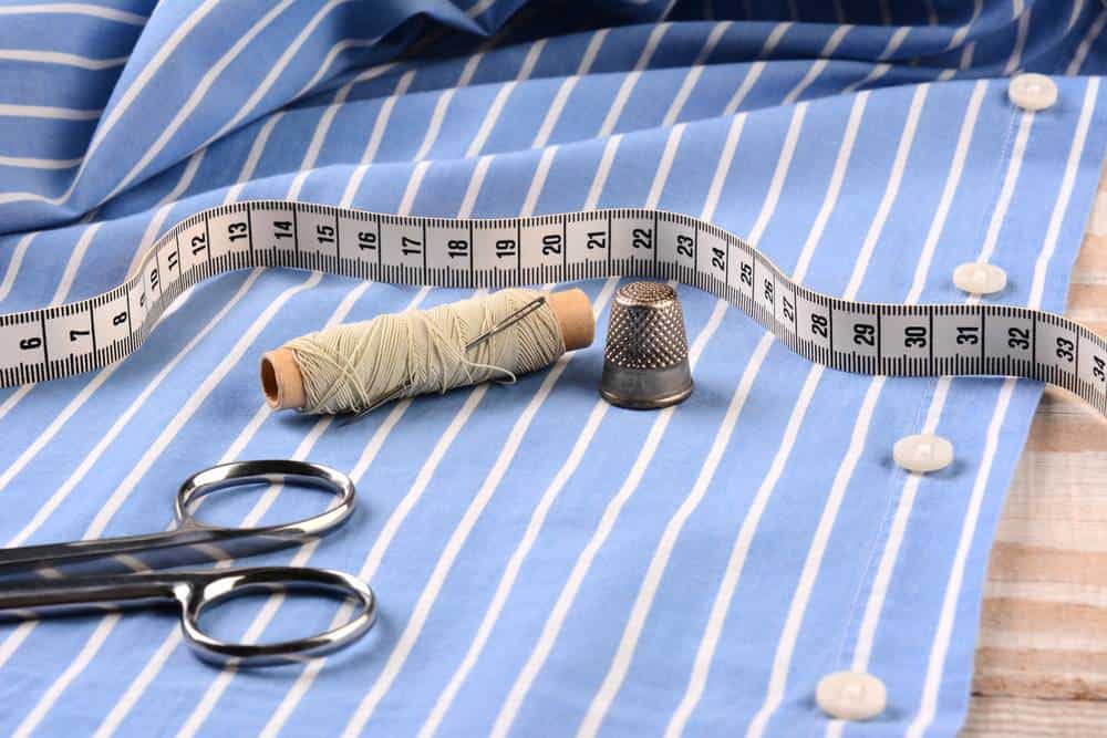 How To Shorten A T-shirt Without Sewing? 5 Simple and 3 Alternative Methods 4 Depositphotos 44648195 S