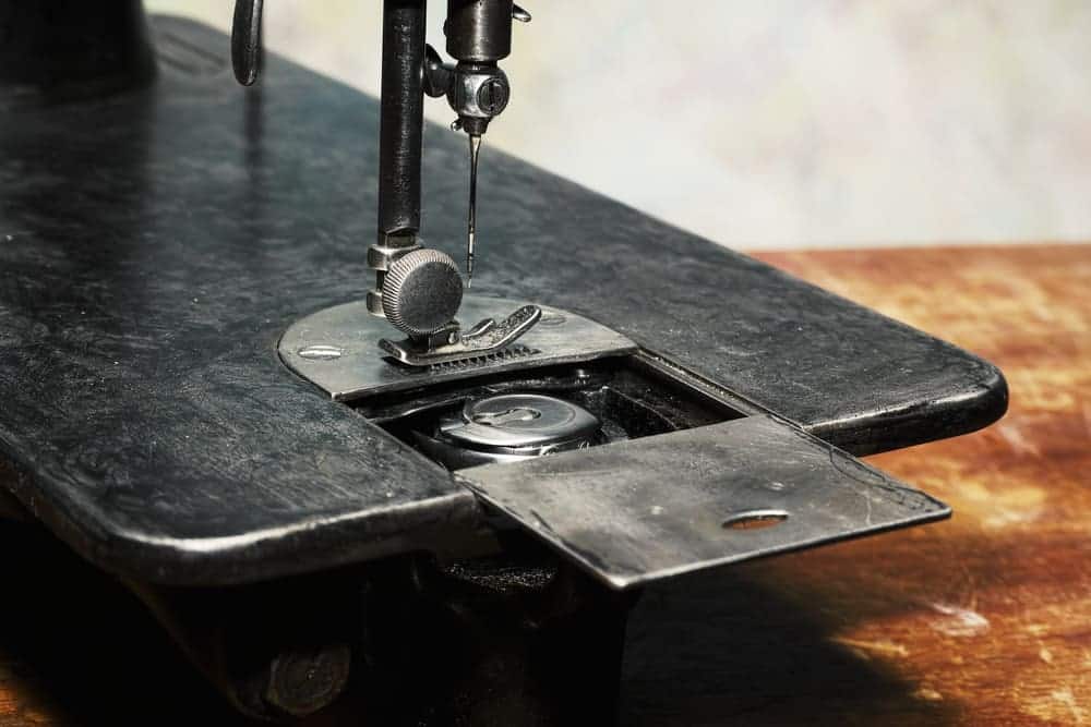 Who buys Antique Sewing Machines? What Are Its Benefits? 3 Depositphotos 443745328 S