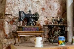 Who buys Antique Sewing Machines? What Are Its Benefits? Depositphotos 470129734 S