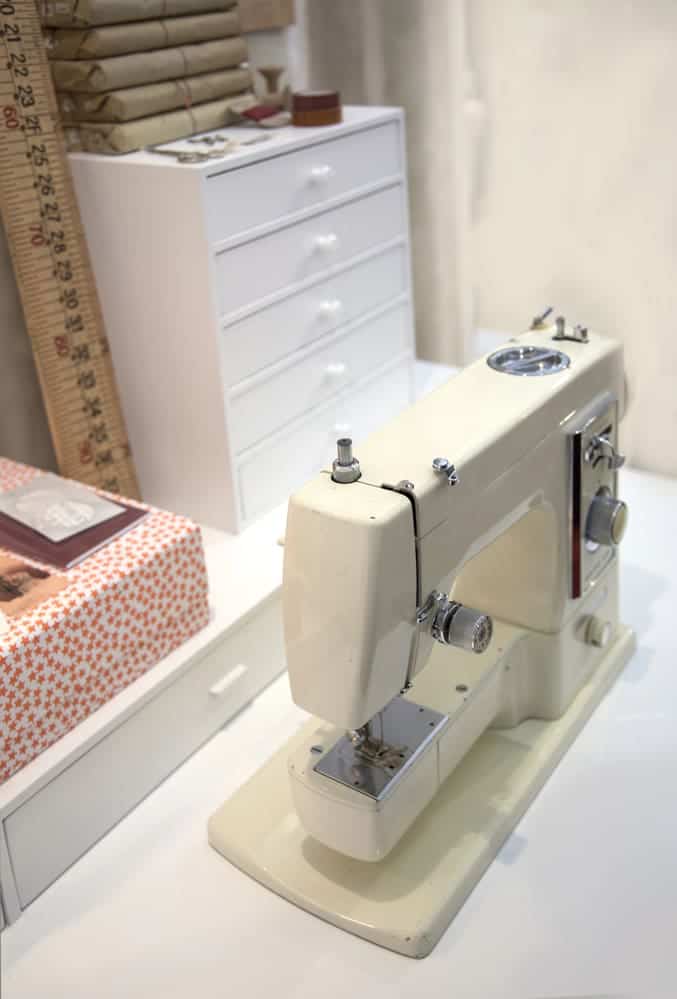 how to clean and oil janome sewing machine