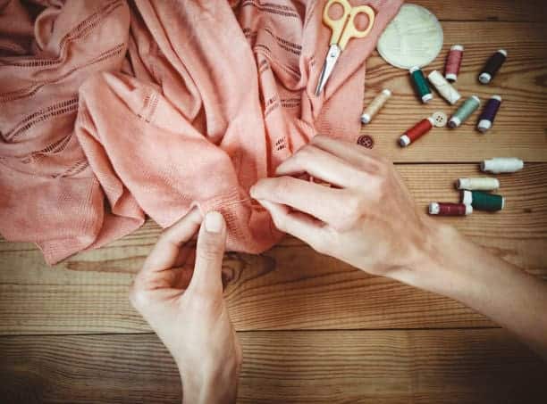 A Beginners Guide to How to Sew with Knit Fabrics 1 Sewing