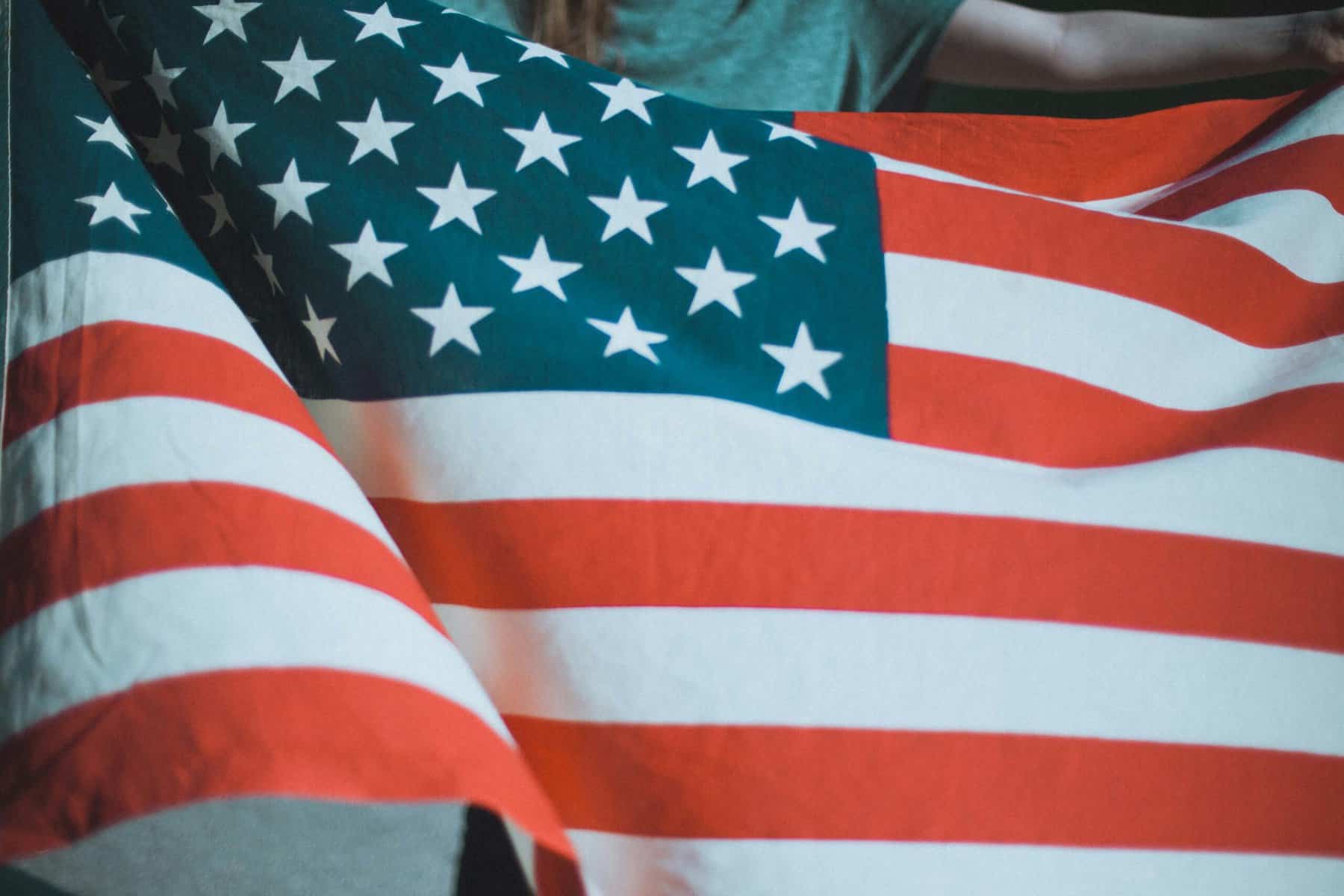 how to sew a flag
