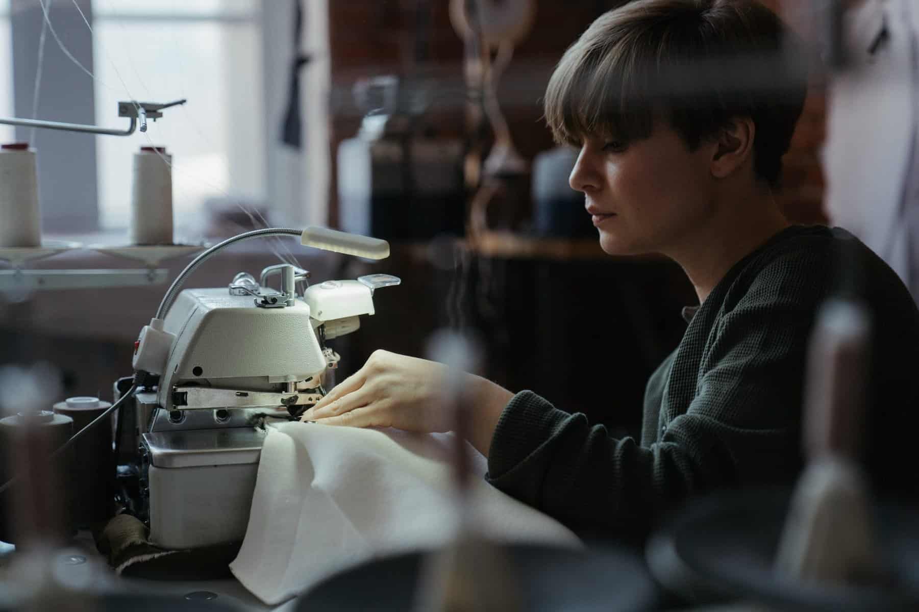 what is a free arm sewing machine